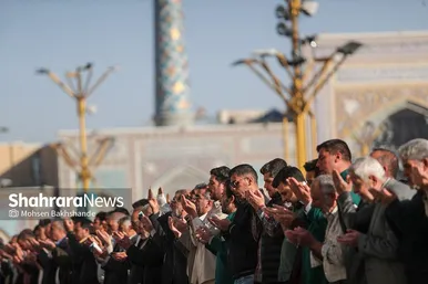 گزارش تصویری | نماز عید فطر در حرم امام‌رضا(ع)