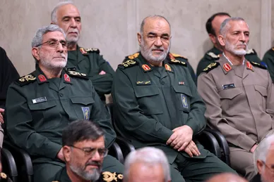 عکس‌هایی از دیدار هزاران نفر از بسیجیان سراسر کشور با رهبر معظم انقلاب (۵ آذر ۱۴۰۳)