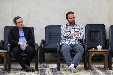 دیدار مسئولان و خبرنگاران شهرآرا با امام جمعه مشهد