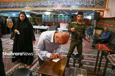 عکس‌هایی از مرحله دوم انتخابات چهاردهمین دوره ریاست‌جمهوری در مشهد (۲)