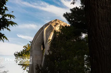 آرامگاه حکیم عمر خیام در نیشابور