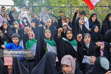 اجتماع بزرگ دختران و نور کرامت در مشهد