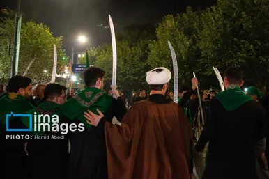 گزارش تصویری | مراسم عزاداری مشق شمشیر