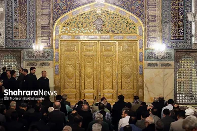 غبارروبی مضجع منور امام رضا(ع)