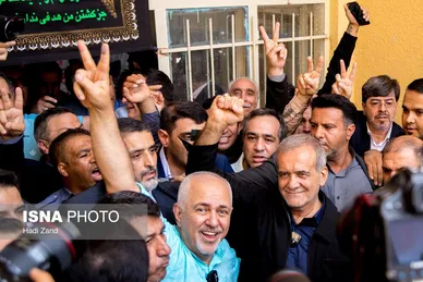 عکس‌هایی از پزشکیان و جلیلی پای صندوق رای در مرحله دوم انتخابات