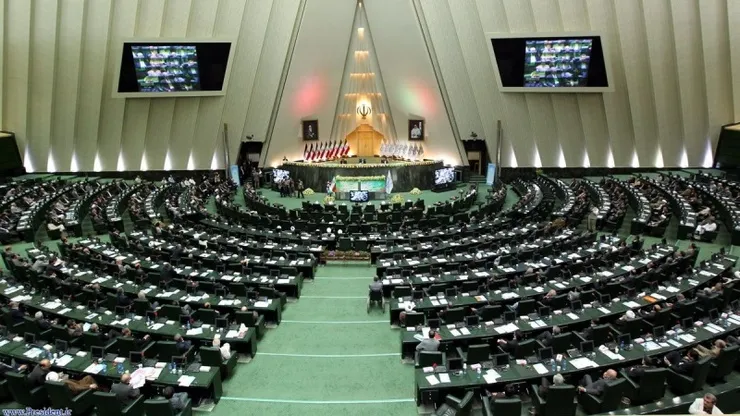 تابش: بسته اقتصادی مجلس تکرار وعده‌های دولت است
