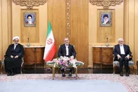 رئیس‌جمهور پیش از عزیمت به عراق: توسعه روابط با کشور‌های اسلامی از عراق شروع خواهد شد