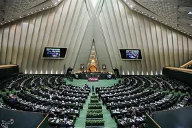 مجلس به دولت برای واردات خودرو مجوز داد