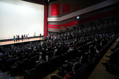  اکران فیلم سینمایی مصلحت با حضور عوامل فیلم در مشهد