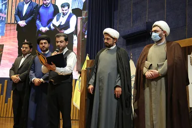 آیین رونمایی و جشن امضای کتاب «ویولون زن روی پل»