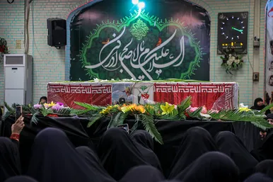 تشییع پیکر بانوی شهیده فاطمه دهقانی از شهدای حادثه تروریستی کرمان