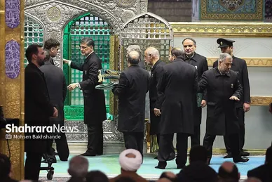غبارروبی مضجع منور امام رضا(ع)