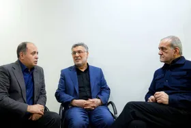 تجلیل از تلاش&zwnj;های شبانه&zwnj;روزی و جهادی کادر بهداشت و درمان در خط مقدم خدمت&zwnj;رسانی | امنیت غذایی، خط مقدم پایداری ملی در شرایط جنگ است