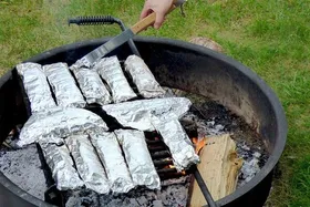 چه غذا&zwnj;هایی نباید با فویل در تماس باشند؟