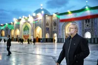 پیکر شهید علی لاریجانی در جوار بارگاه حرم مطهر امام رضا (ع) آرام می‌گیرد