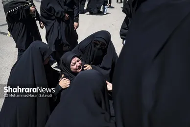 گزارش تصویری | استقبال از پیکر مطهر رهبر شهید انقلاب و خانواده ایشان در فرودگاه مشهد