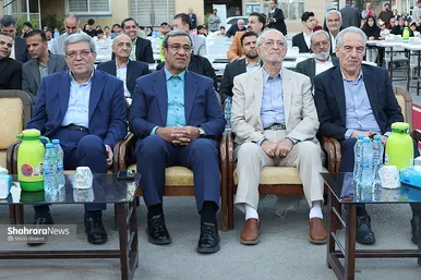 گزارش تصویری | آیین اهدای ۳۰۰ دستگاه ویلچر و بسته تحصیلی به معلولان و دانش‌آموزان تحت پوشش بهزیستی خراسان رضوی