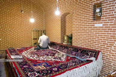 رفوگری و پرداخت قالی هنری فراموش شده