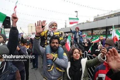 گزارش تصویری حضور باشکوه مردم مشهد در راهپیمایی ۲۲ بهمن