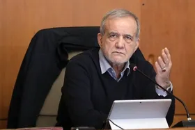 پزشکیان: تا پای جان ایستاده&zwnj;ایم تا ایران را از این بحرانی که وجود دارد، &laquo;سربلند&raquo; بیرون بکشیم + فیلم