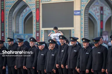 گزارش تصویری | آیین تعویض پرچم گنبد منور رضوی بعد از ۶۳ روز عزای ماه محرم و صفر