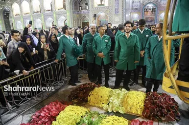 گزارش تصویری | گل‌آرایی حرم مطهر رضوی به‌مناسبت سالروز میلاد امام‌رضا(ع)