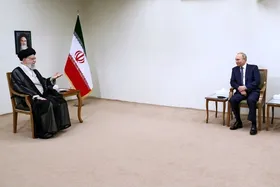 رهبر معظم انقلاب در دیدار با پوتین: جنگ یک مقوله خشن و سخت است | امروز آمریکا و غرب ضعیف&zwnj;تر از قبل شده است | آمریکا باید از مناطق نفت&zwnj;خیز شرق فرات خارج شود