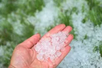 ویدئو| بارش شدید تگرگ در سیستان و بلوچستان (۲۸ فروردین ۱۴۰۳)