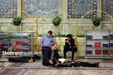 جزء خوانی قرآن کریم در حرم مطهر امام رضا (ع)