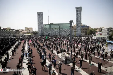 عزاداری و نماز ظهر عاشورا میدان امام حسین(ع) تهران