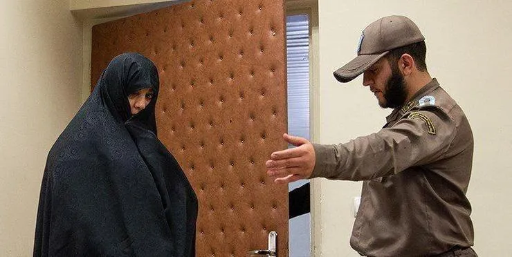 چرا شبنم نعمت زاده از بازداشت آزاد نمی‌شود؟
