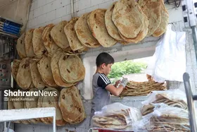 پشت پرده پخت نان بی&zwnj;کیفیت | سود بیشتر با فروش نان بیات به دامداری