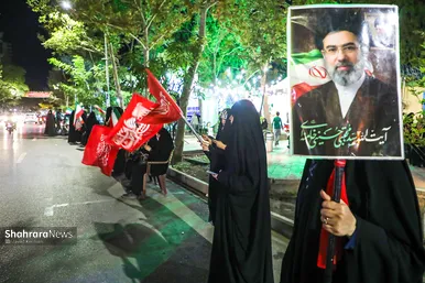 گزارش تصویری | دویست‌وسومین شب حضور مردم مشهد در سنگر خیابان (۲۸ شهریور ۱۴۰۵)