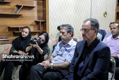 آغاز به کار ستاد‌های مرکزی انتخاباتی سعید جلیلی و مسعود پزشکیان در مشهد