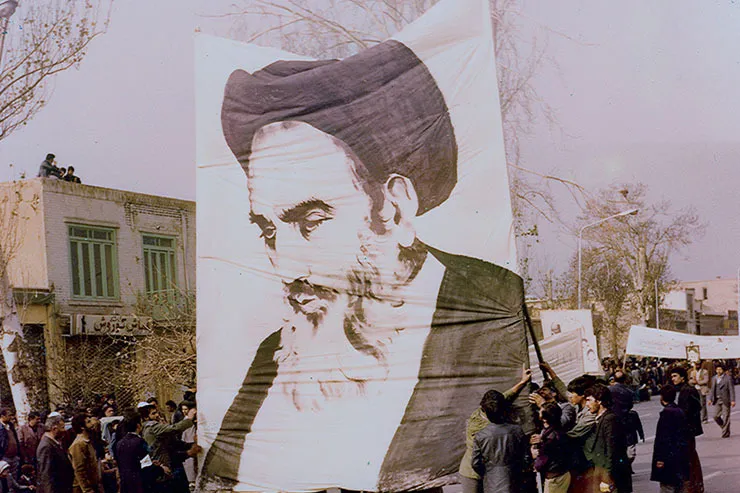 بازخوانی ماجرای خرداد سال ۱۳۴۲ در مشهد | وقتی ثمثال «آقاروح‌ا...» زینت مشهد شد