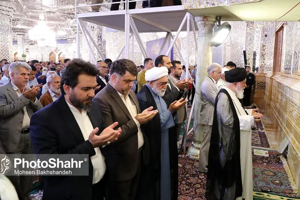 اقامه نماز عید قربان در حرم مطهر رضوی | آیت الله علم الهدی: روز عید قربان، روز قربانی کردن هوای نفس است + فیلم و تصاویر