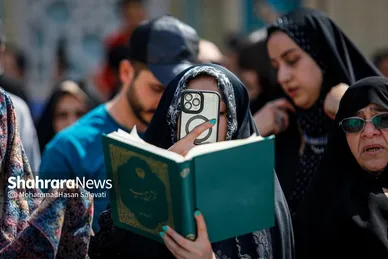 گزارش تصویری | لحظه تحویل سال در حرم مطهر امام رضا (ع)