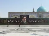 اکران دیوارنگاره ۱۵۰ متری بیعت باسومین رهبر انقلاب در صحن پیامبر اعظم (ص)