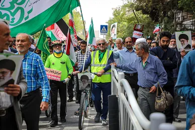 راهپیمایی ضدصهیونیستی نمازگزاران مشهدی و حمایت از عملیات وعده صادق سپاه