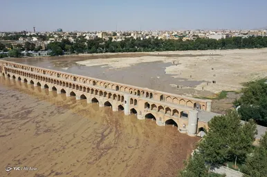 جاری شدن آب در زاینده رود