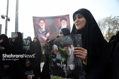 گزارش تصویری | تجمع دانشجویان مقابل دانشگاه فردوسی (۱۰ اسفند ۱۴۰۴)