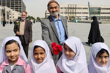 گلباران حرم مطهر رضوی