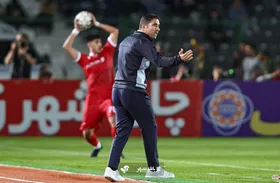 عقب نشینی هواداران پرسپولیس از شعار علیه هاشمیان | نمی&zwnj;خواهند به سرنوشت استقلال دچار شوند