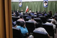آیت‌الله علم‌الهدی: کارگر محور تولید و اولویت نخست در حل مشکل مسکن است