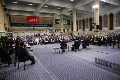 دیدار شاعران و اساتید ادبیات فارسی با رهبر انقلاب