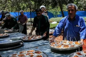 از گستراندن سفره&zwnj;های اطعام غدیر در مساجد مشهد تا نهج&zwnj;البلاغه&zwnj;خوانی در دهه ولایت ۱۴۰۴