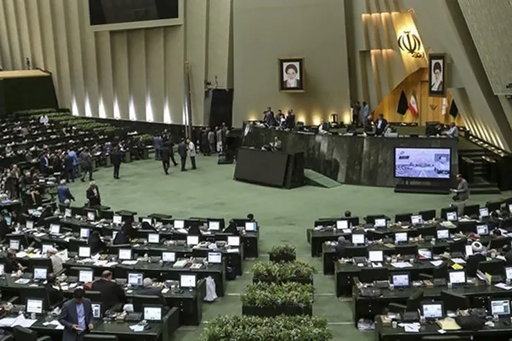 با تصویب طرح رتبه بندی؛ کمترین حقوق دریافتی معلمان به ۸ میلیون تومان رسید