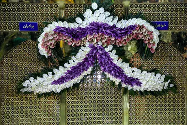 چراغانی و گل آرایی حرم مطهر رضوی به مناسبت میلاد امام رضا (ع)
