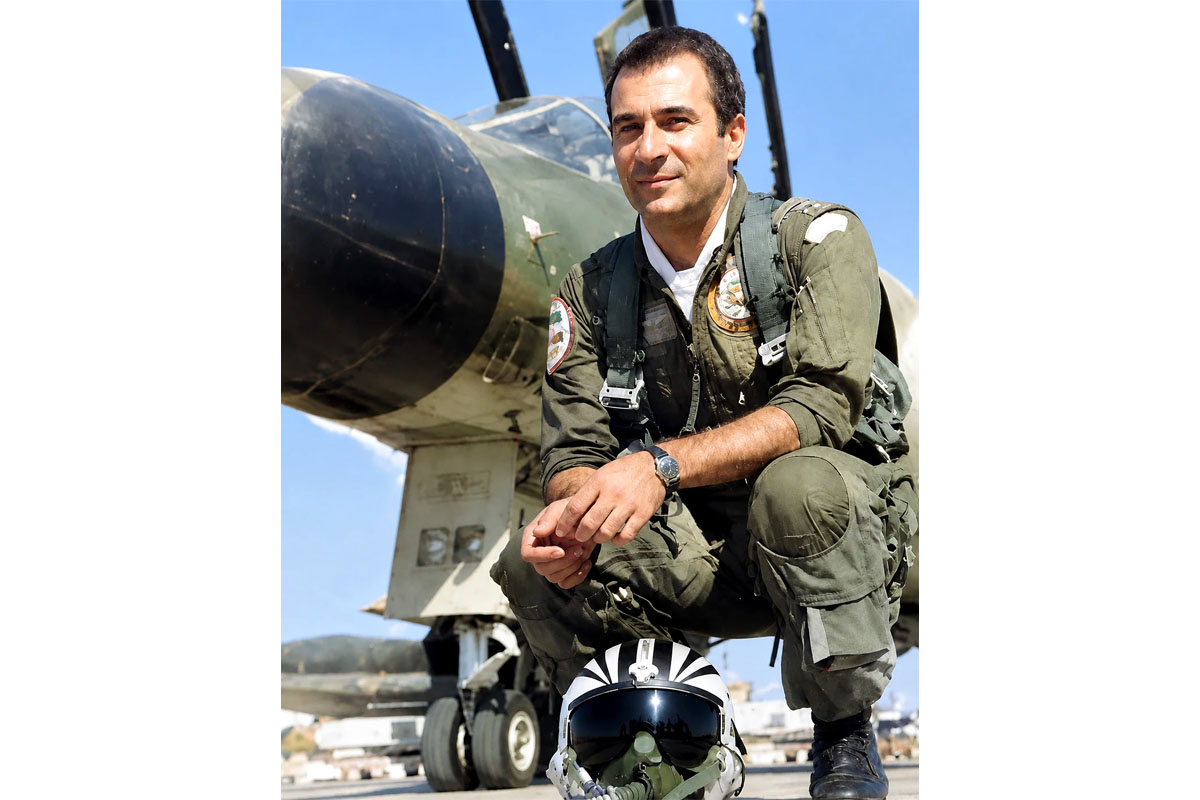 مردی که با فانتوم، تا مرز آب پرواز کرد مردی که با فانتوم، تا مرز آب پرواز کرد