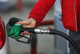 رئیس کمیسیون انرژی مجلس: افزایش قیمت بنزین در دستور کار دولت و بودجه ۱۴۰۴ نیست